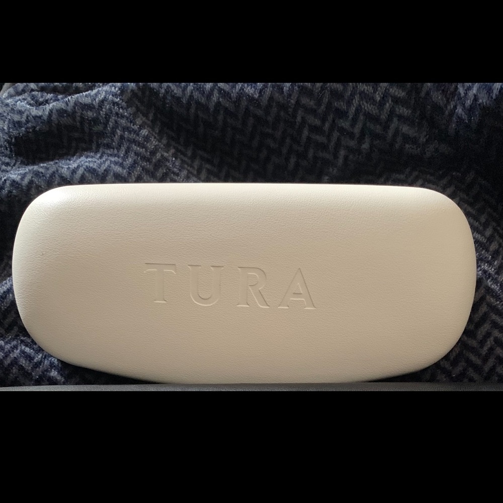 EUC Tura Eyeglass case